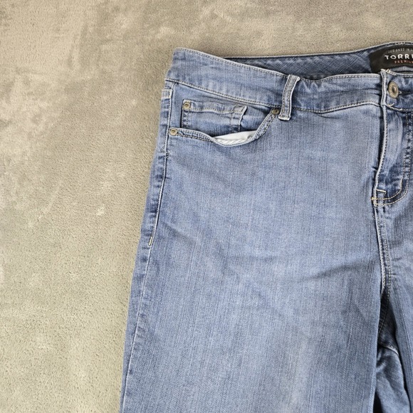 Torrid Jeans Womens 22R (40x29) Blue Denim Skinny Stretchy Distressed Slimming - Picture 7 of 15